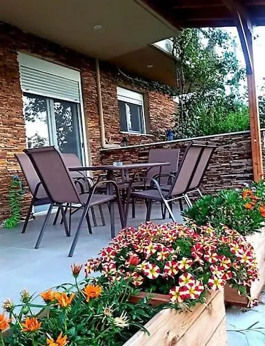 Nouli's Mountain View Haven 度假居 *